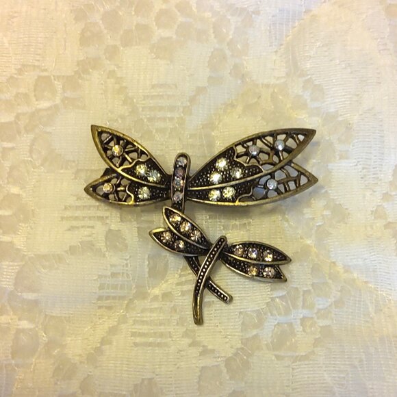 Vintage Rhinestone Dragonfly Brass Tone Brooch Timeless VTG Jewelry Pin - Picture 1 of 10